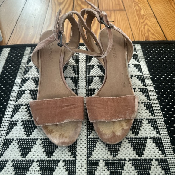 Madewell Elegant Velvet Sandals in Pink - Picture 1 of 4